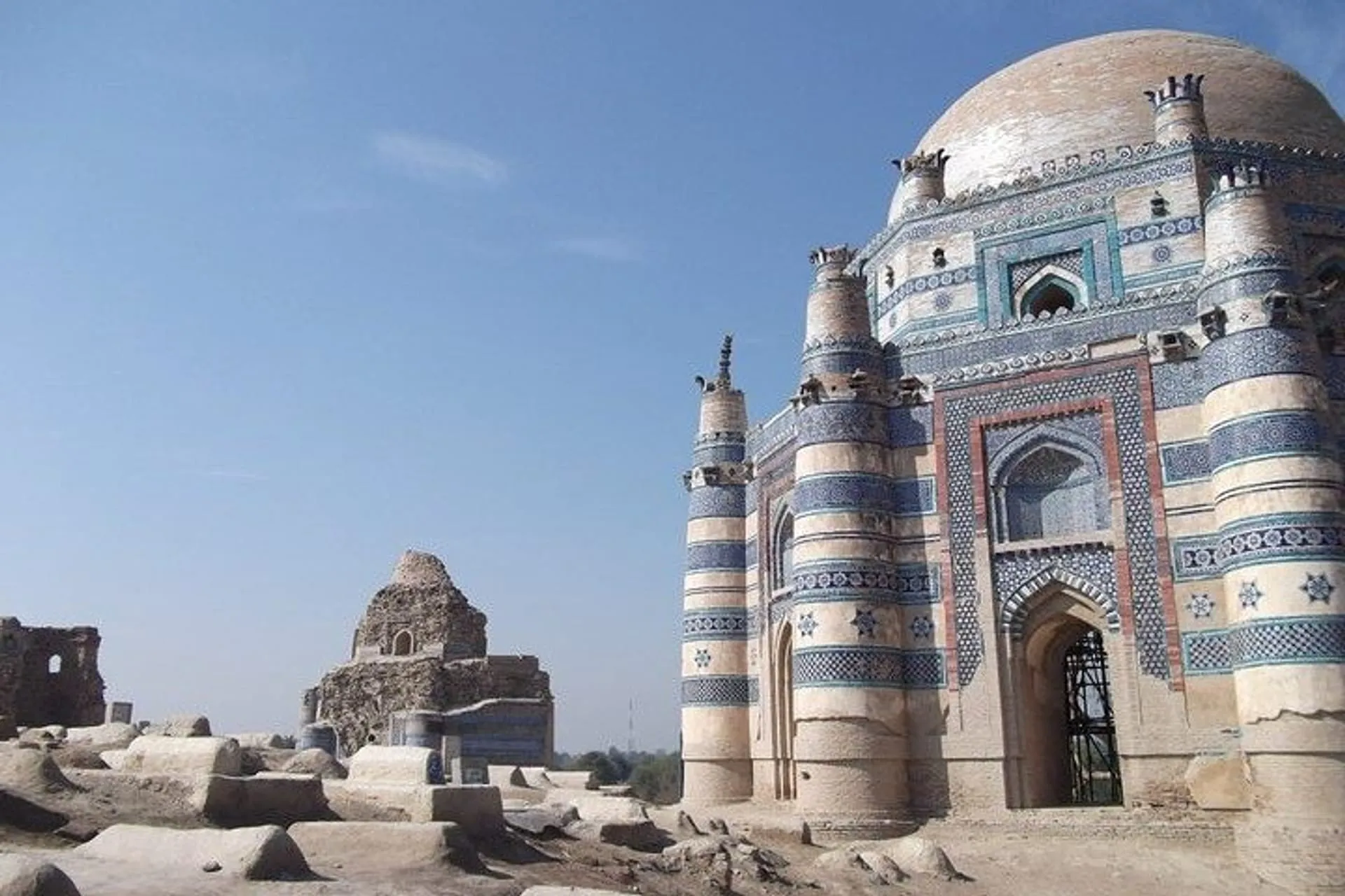 00613618-ca9d-406c-8c70-5822ee7f953c_southern-pakistan-tourunesco-world-heritage-trail–xlarge