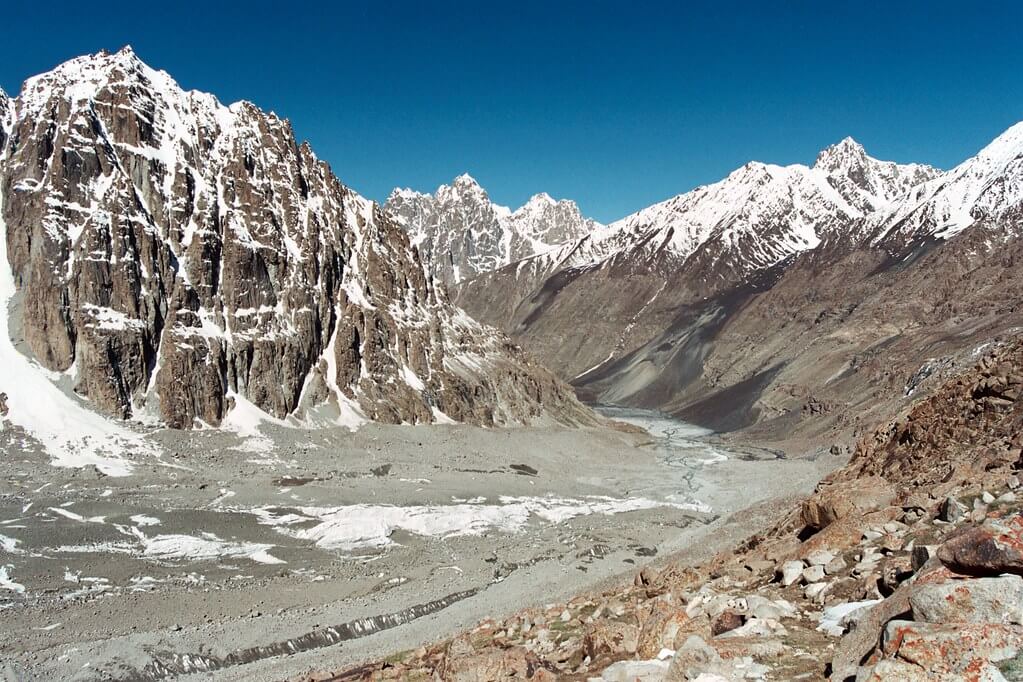 View-back-down-the-Mintaka-Valley-during-the-climb-to-the-Mintaka-Pass