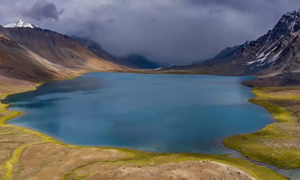 karambar-lake